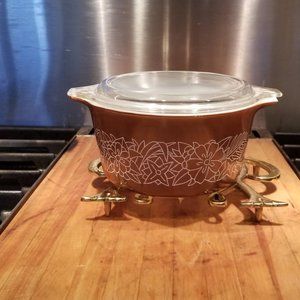 Vintage Round Pyrex with Lid